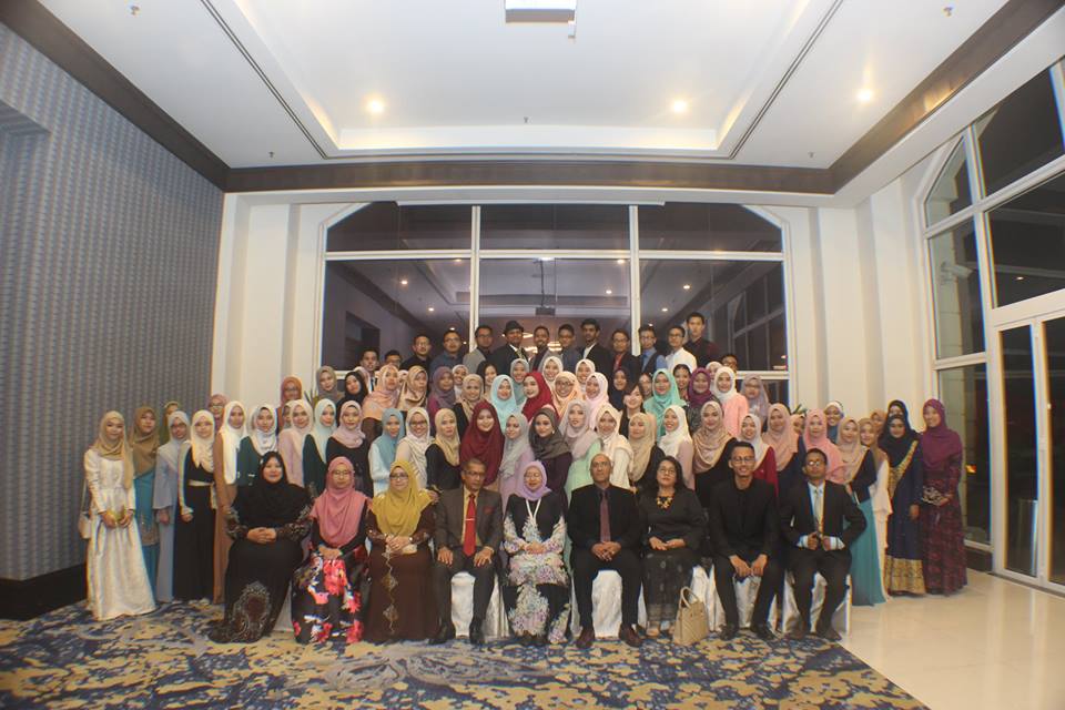 sesi bergambar pelajar tahun akhir bersama VIP