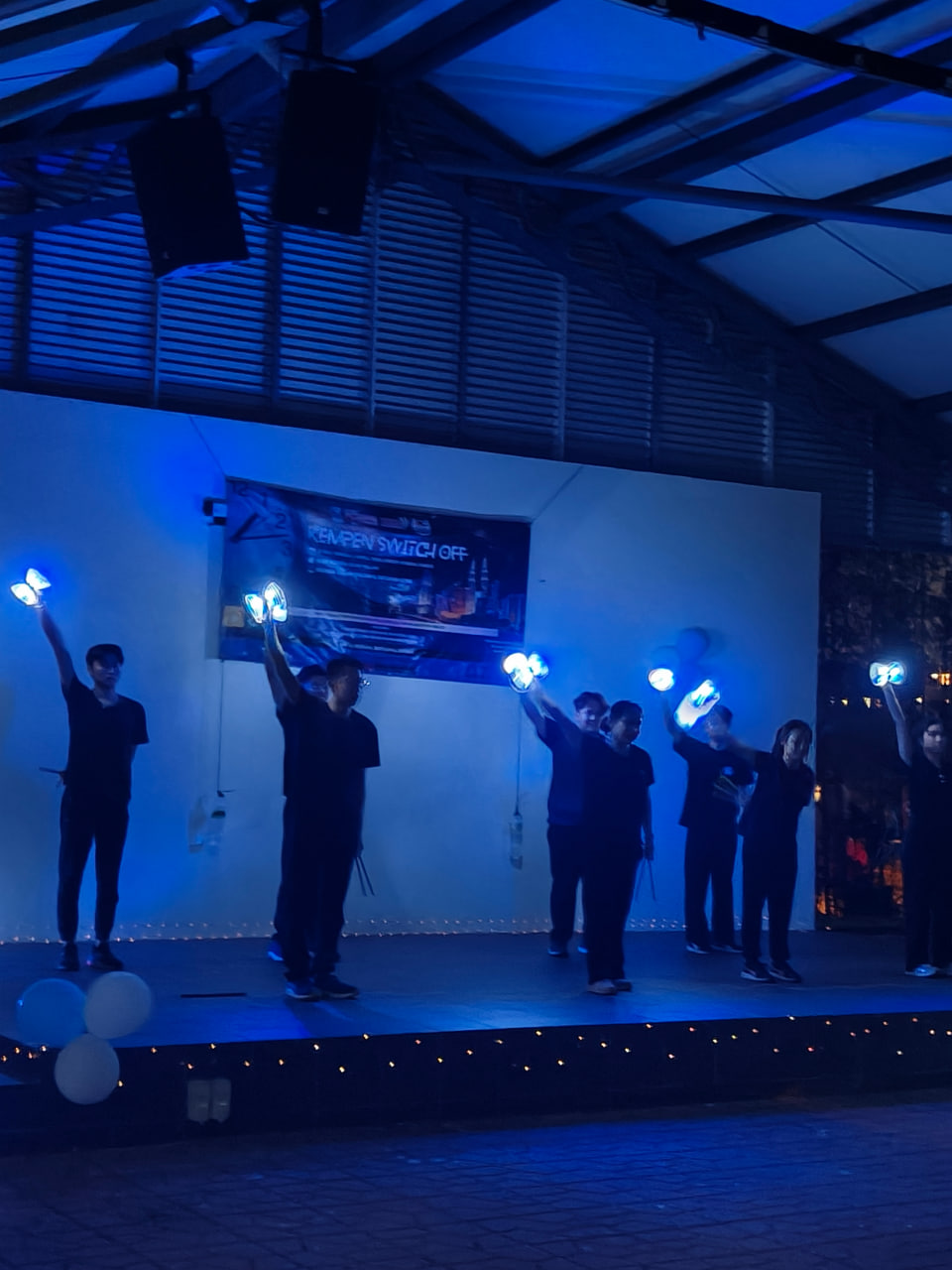 Gambar 2: Persembahan diabolo oleh Kelab Diabolo Senibudaya Zhong Hua Universiti Putra Malaysia, rakan kerjasama program Kempen Switch Off