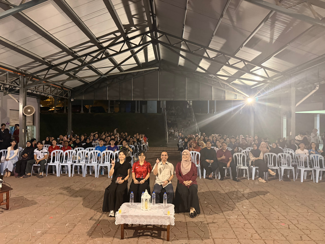 Gambar 4: Sesi fotografi semasa majlis penutup Kempen Switch Off
