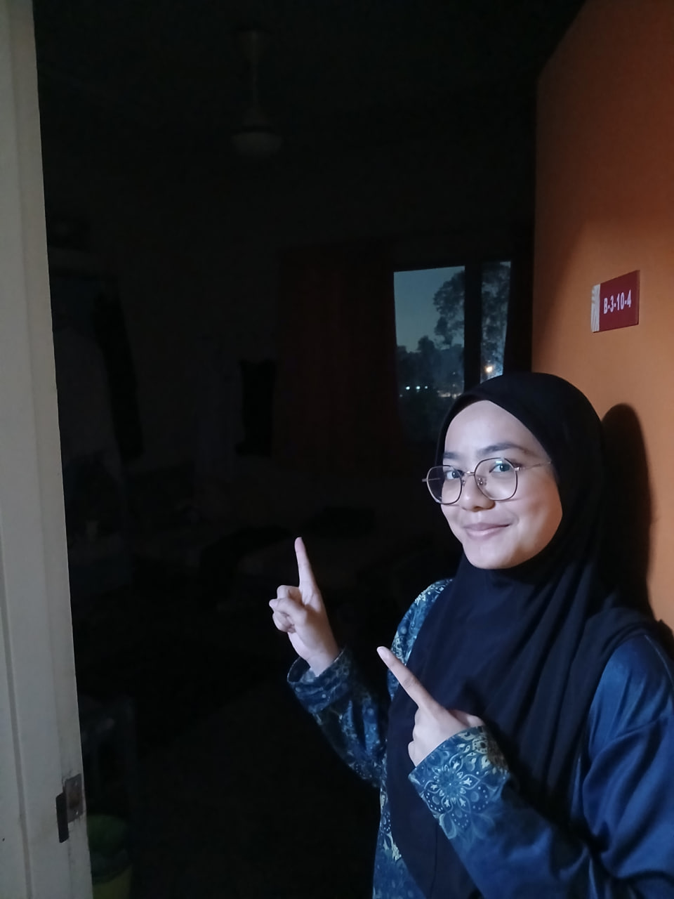 Gambar 5: Gambar bukti pelajar memadamkan lampu bilik bagi menyokong program Kempen Switch Off